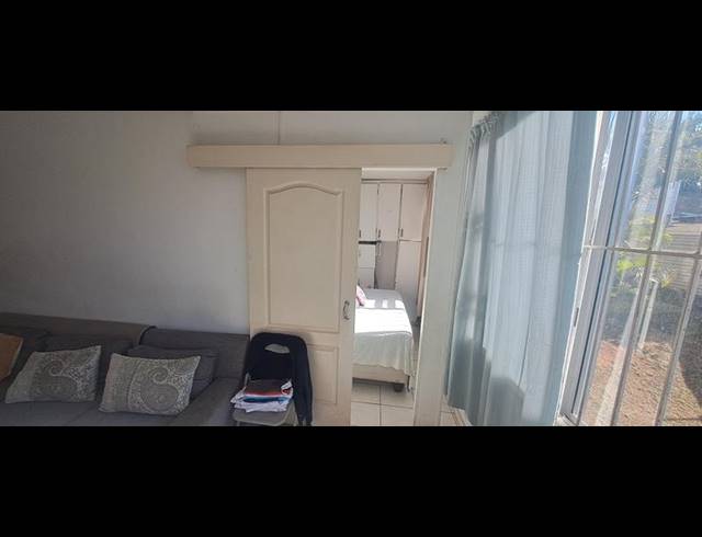 1 BEDROOM APARTMENT FOR SALE IN OVERPORT